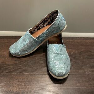 Blue sparkly TOMS youth size 5.5 slip on shoes
